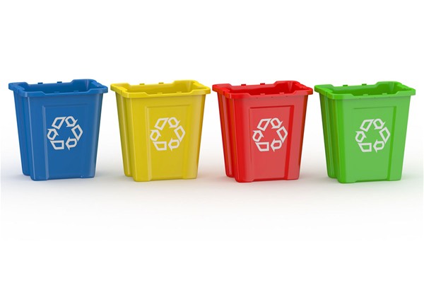 bidoni per la raccolta differenziata di vari colori